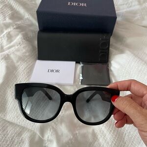 Dior Wildior Cat Eye Sunglasses, Black
